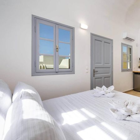 Hillside Elegance Suites Fira  Exterior foto