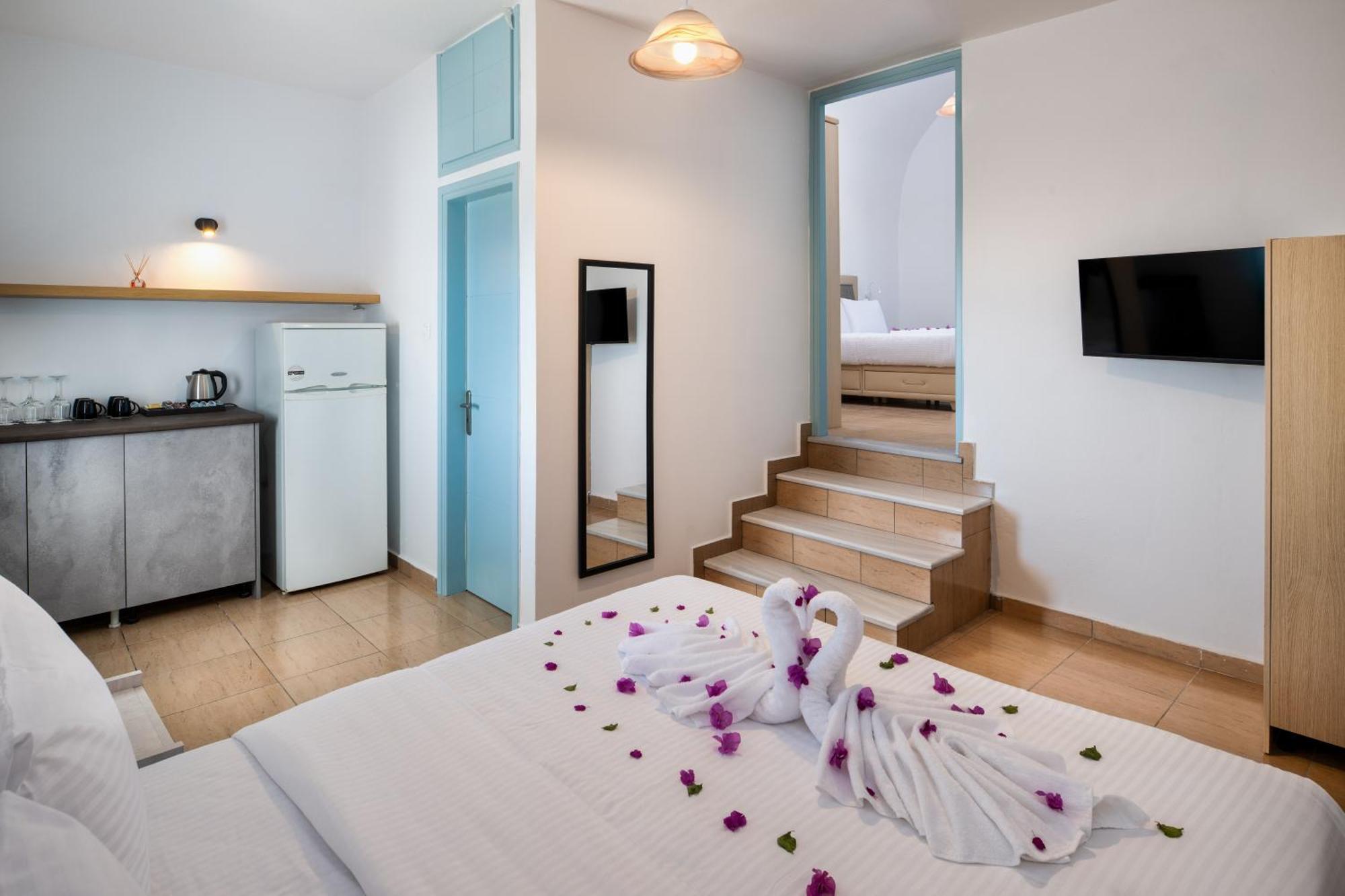 Hillside Elegance Suites Fira  Exterior foto